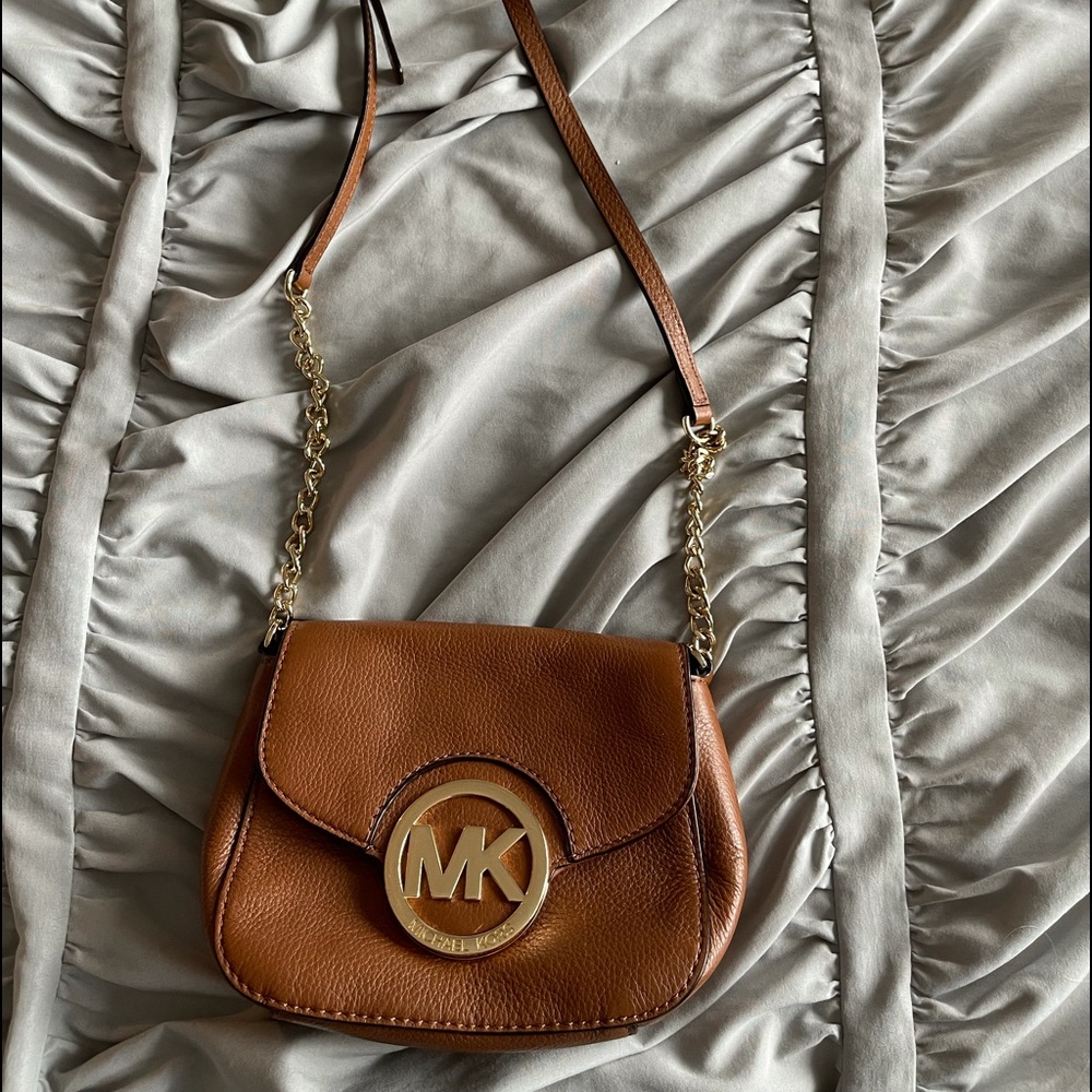 Micheal Kors Leather Crossbody Bag